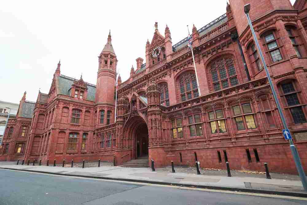 What Legal Teams Should Know About Chain of Custody for Couriered Documents